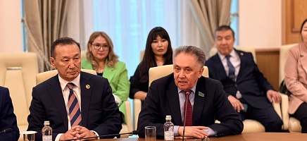 В Архиве Президента РК представили монографию о комплектовании архивов документами современной истории фото галереи 1